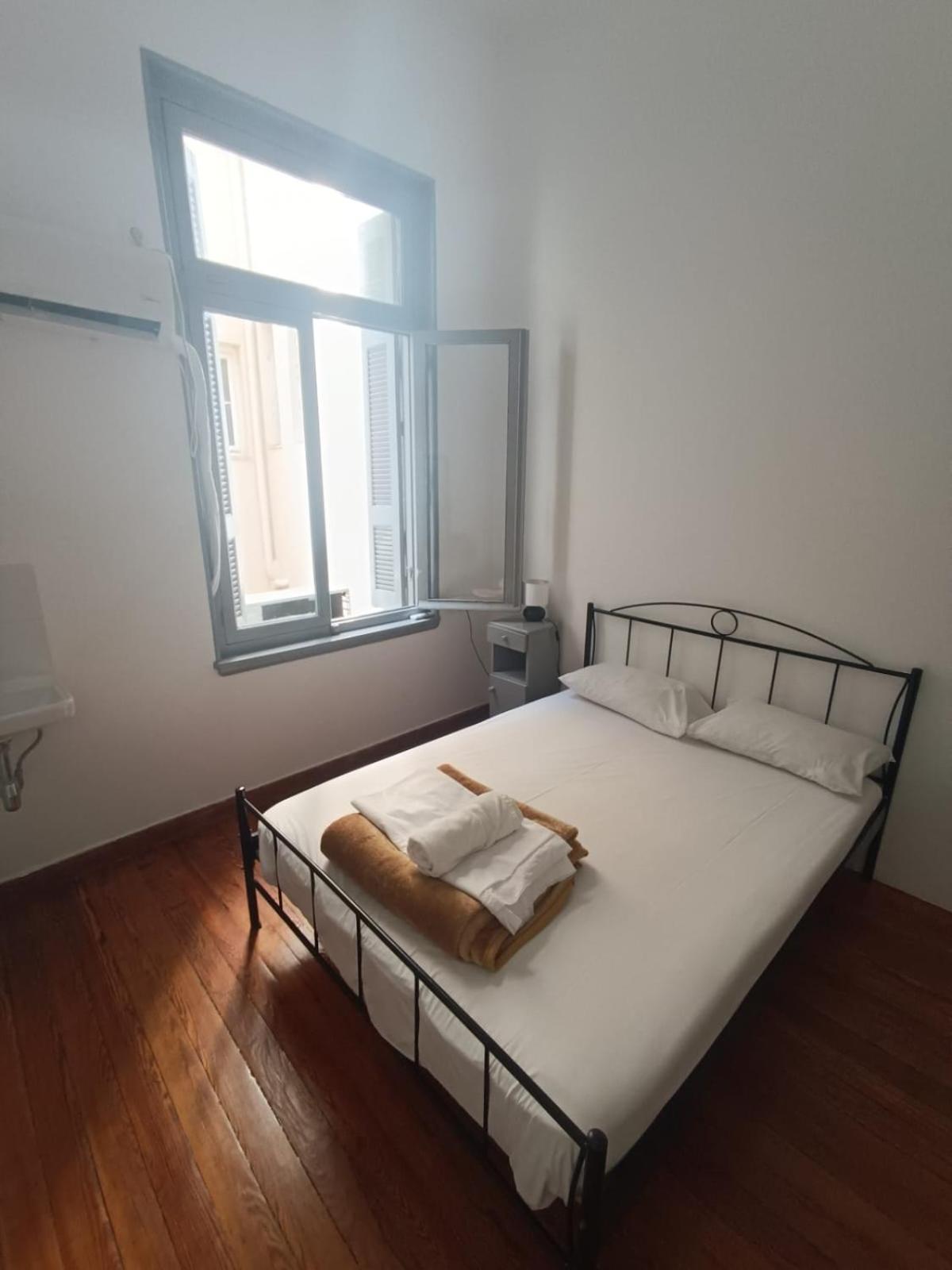 Dioskouros Hostel Athens Ngoại thất bức ảnh