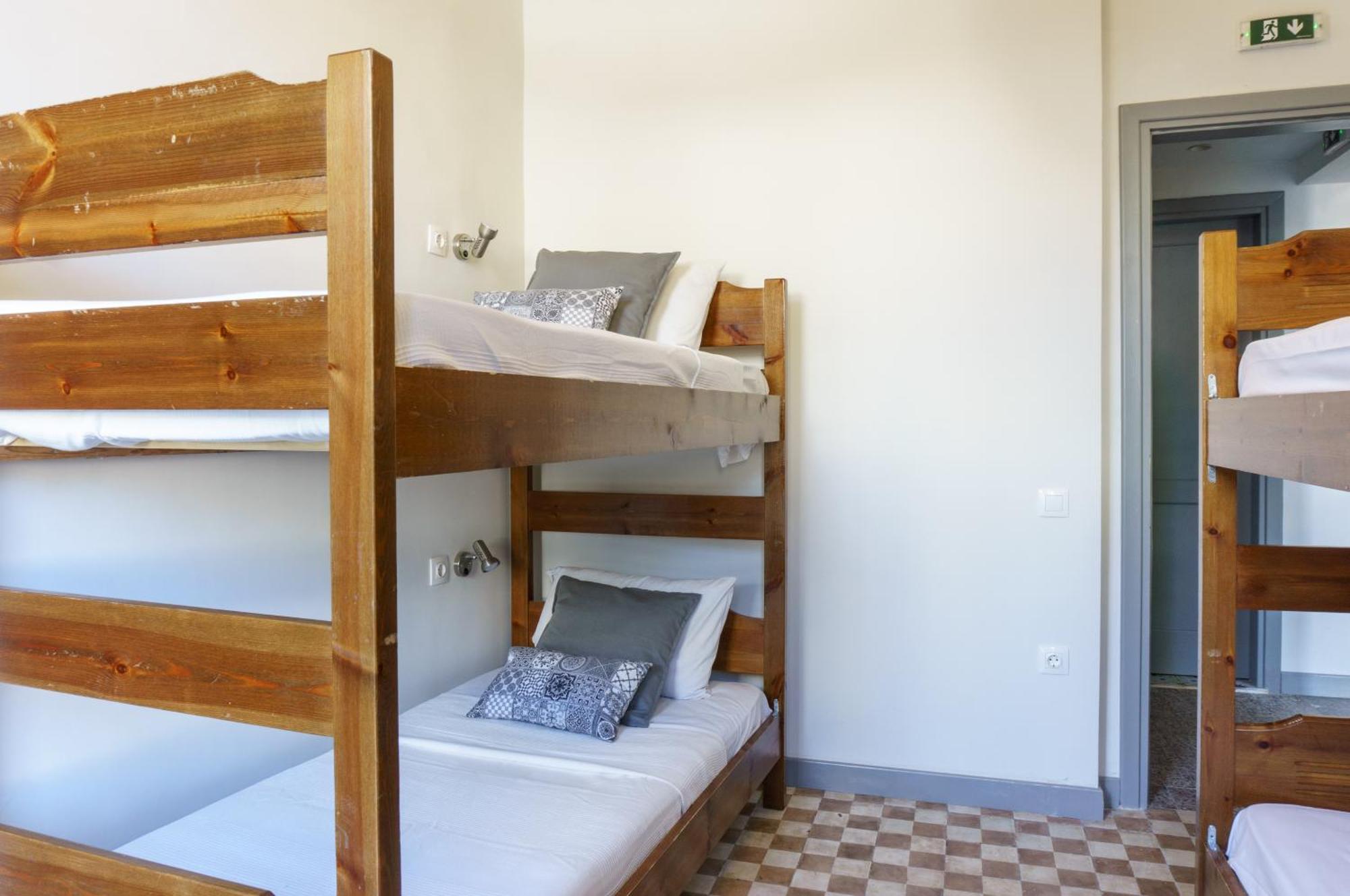 Dioskouros Hostel Athens Ngoại thất bức ảnh
